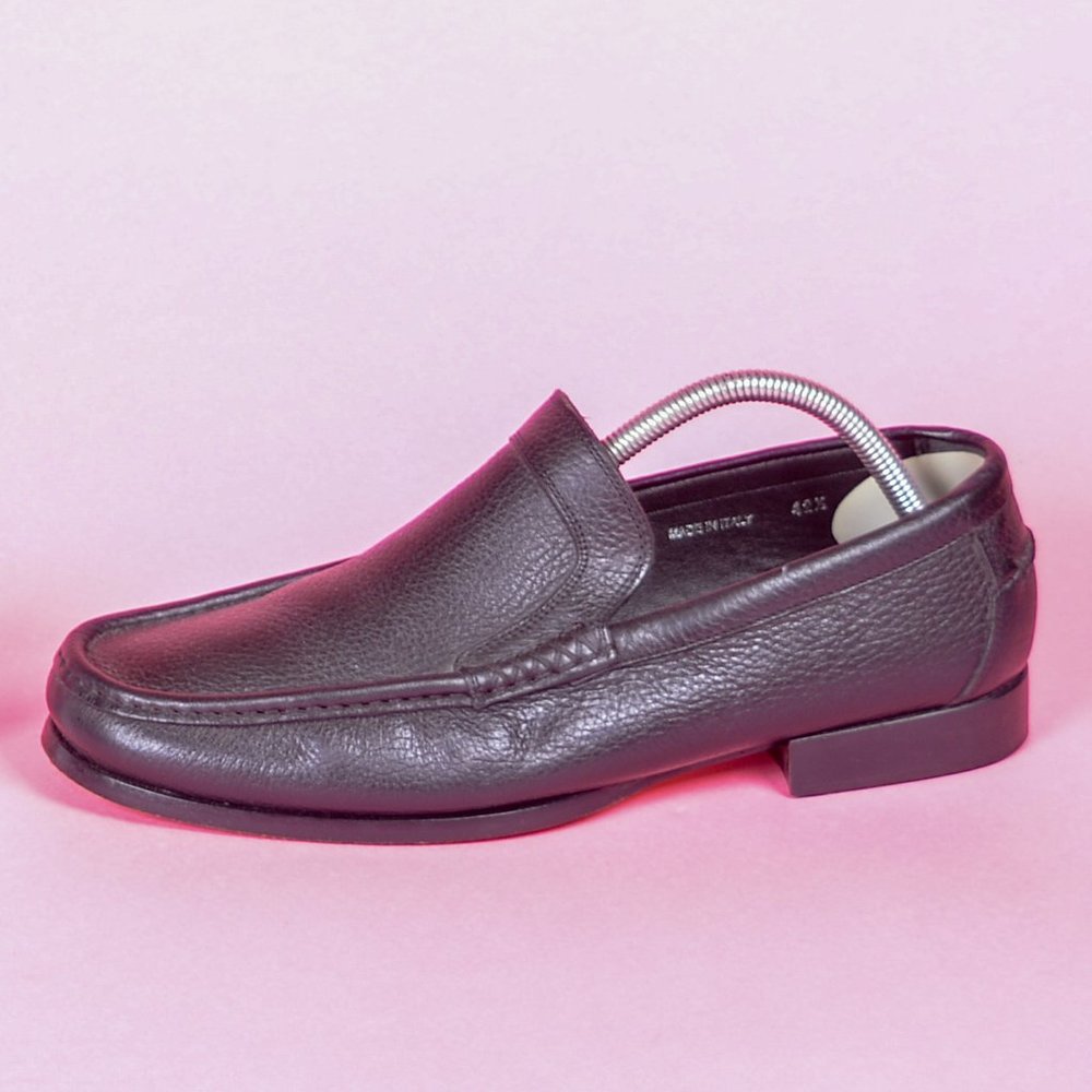 HARRY'S of LONDON black pebbled leather loafers!